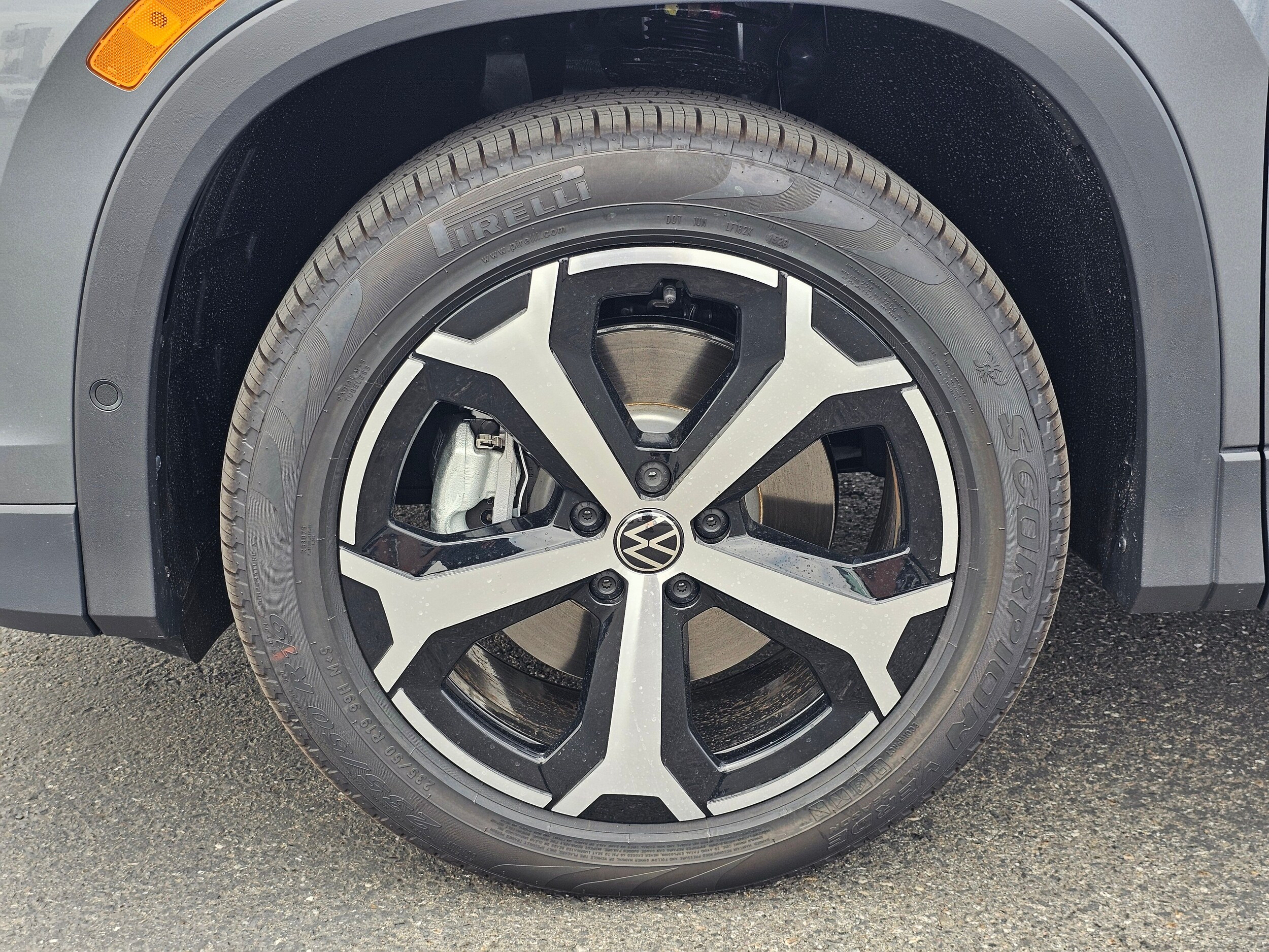2026 Volkswagen Tiguan SE - Photo 8