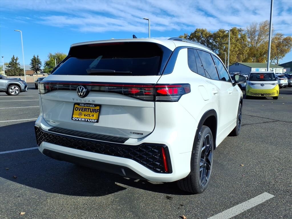 New 2026 Volkswagen Tiguan 2.0T SEL R-Line SUV