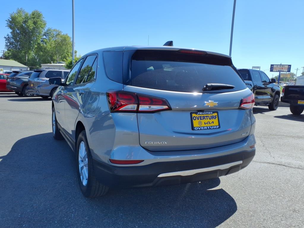 2024 Chevrolet Equinox photo 2