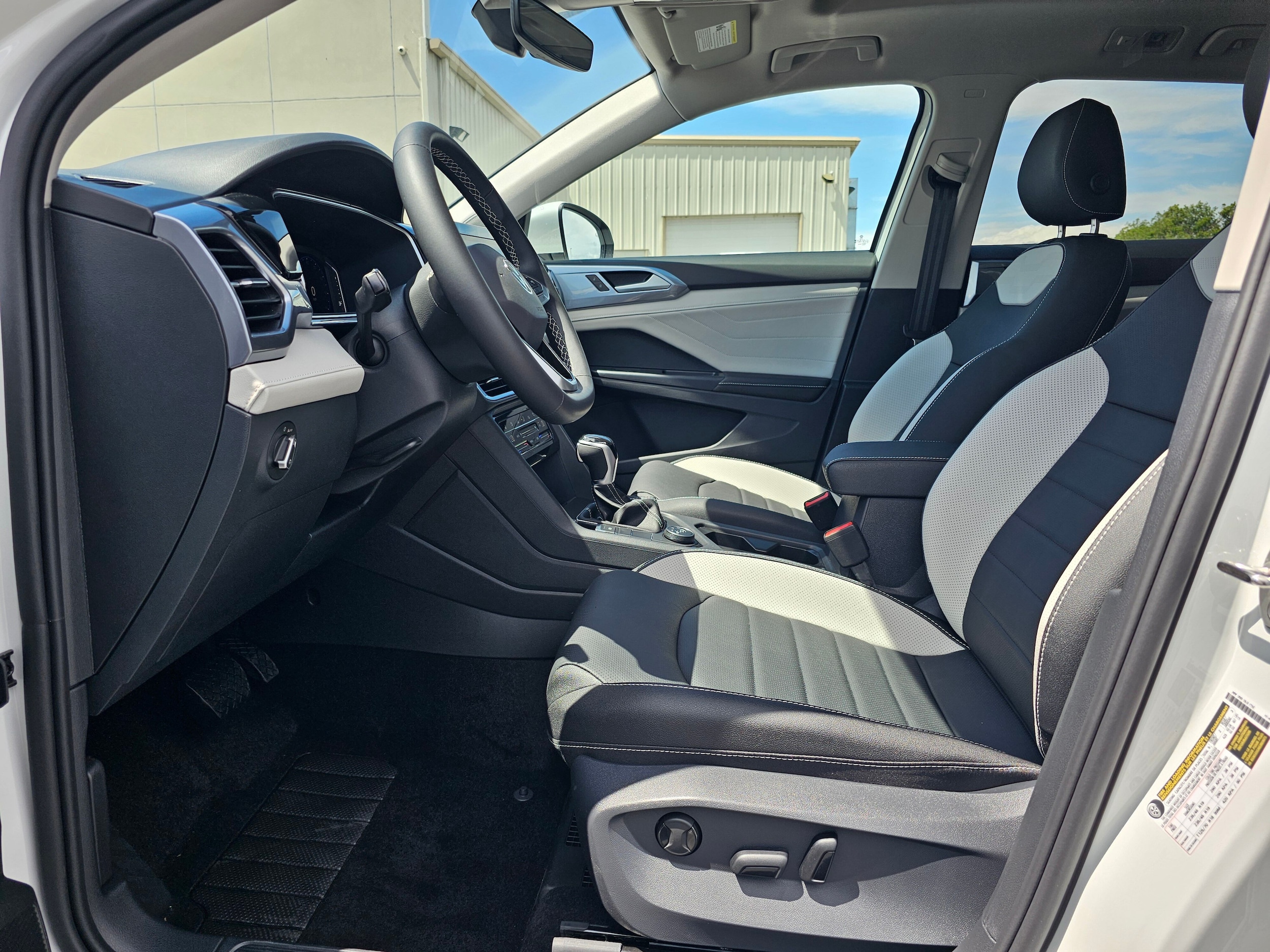 2026 Volkswagen Taos SEL - Photo 10