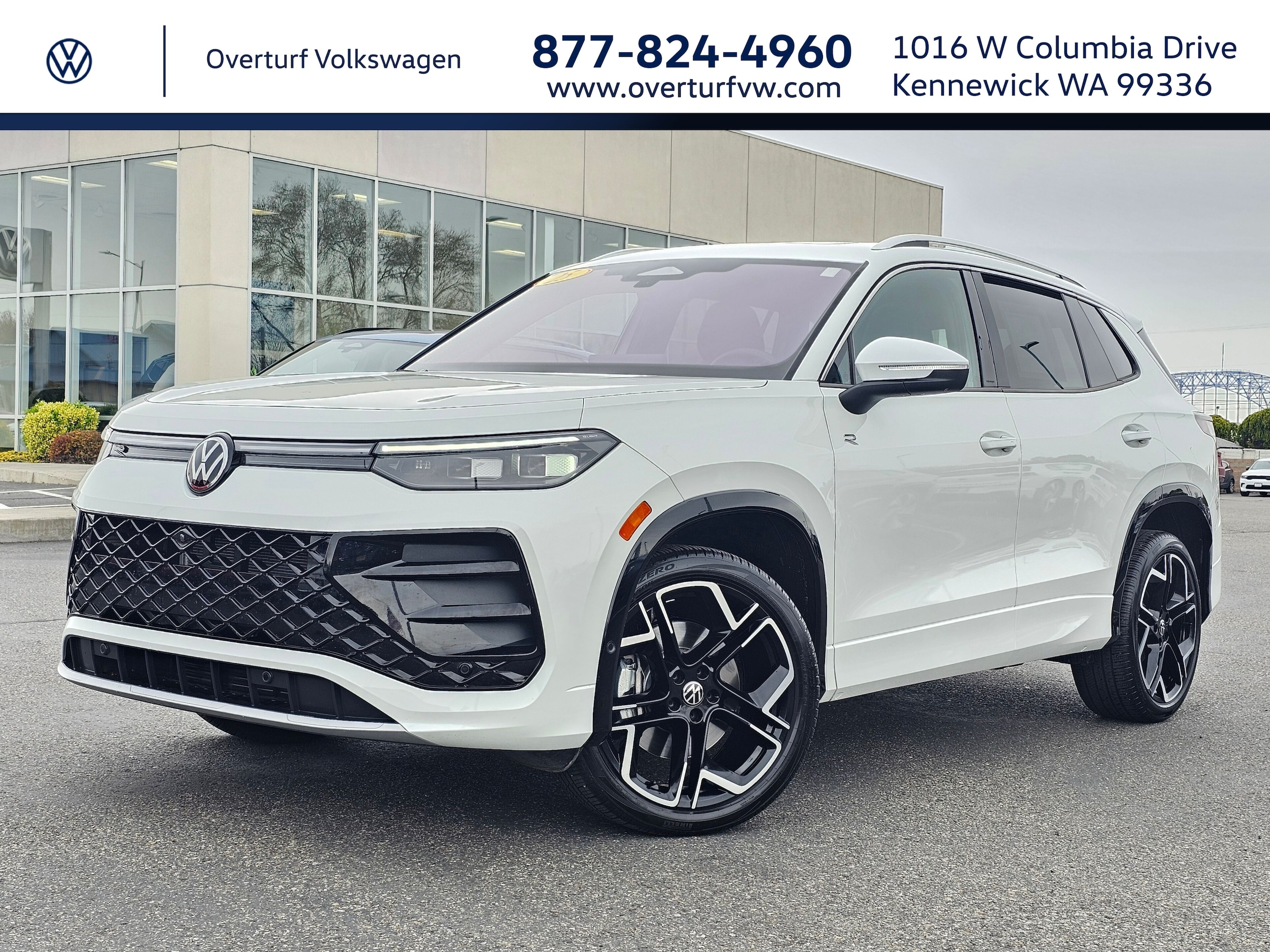 2025 Volkswagen Tiguan 2.0T SEL R-Line 4Motion's photo