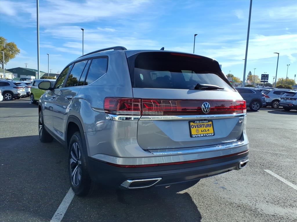 2026 Volkswagen Atlas SE photo 2