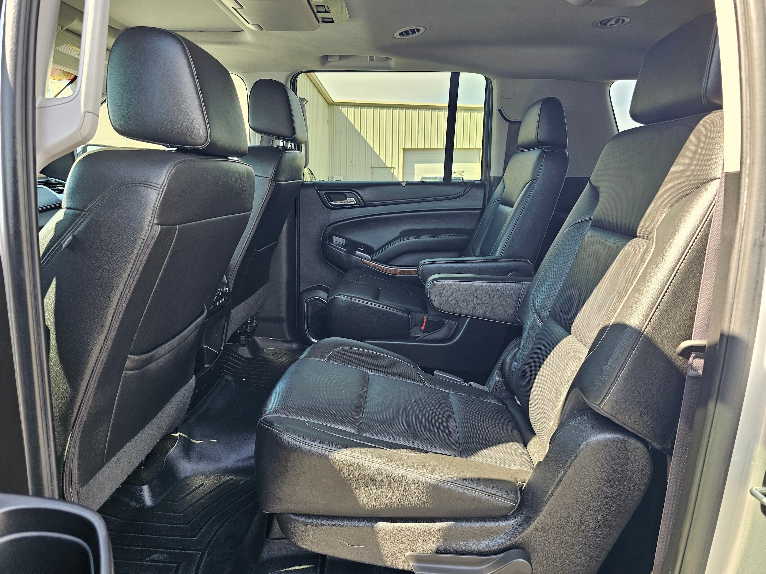 2017 Chevrolet Suburban Premier - Photo 13