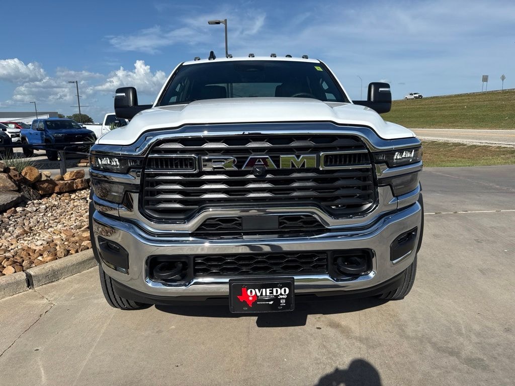 New 2026 Ram 4500 TRADESMAN CHASSIS CREW CAB 4X4 60' CA Pickup