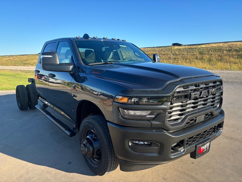 2026 Ram 3500 Tradesman photo 4