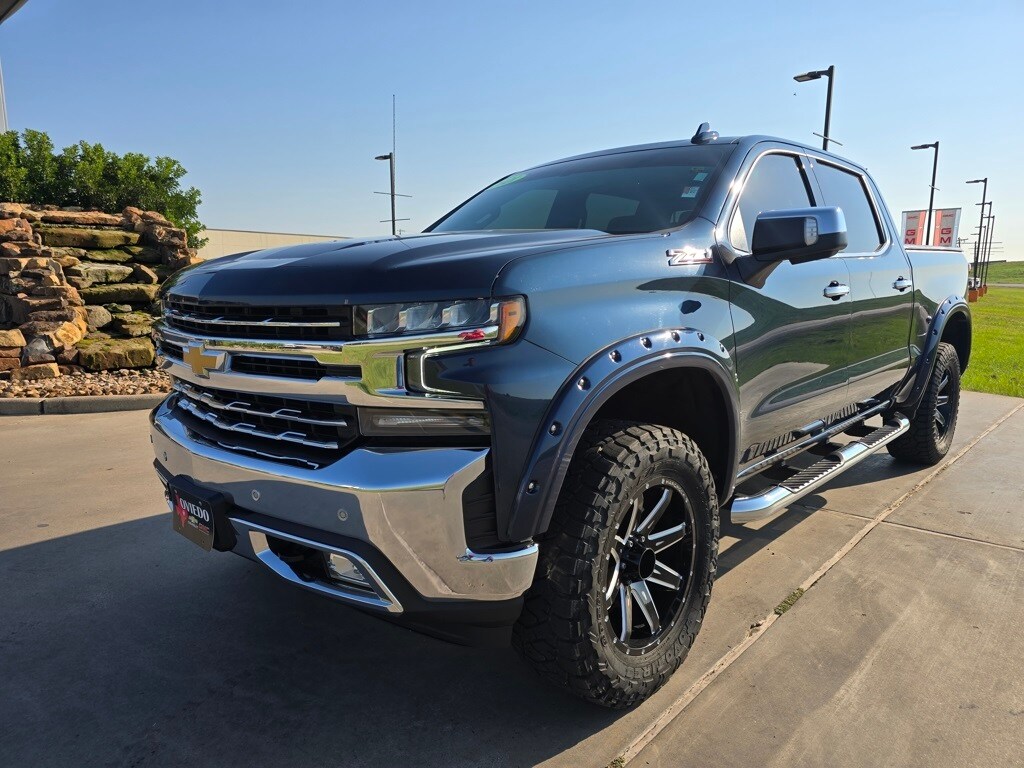 2021 Chevrolet Silverado 1500 LTZ photo 2