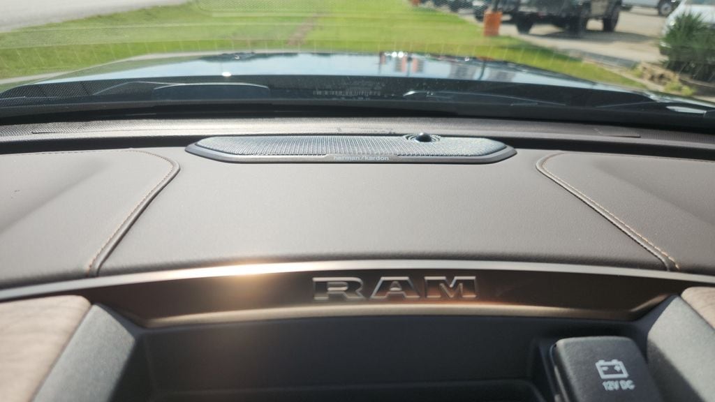 2026 RAM 3500 Limited/Longhorn - Photo 18