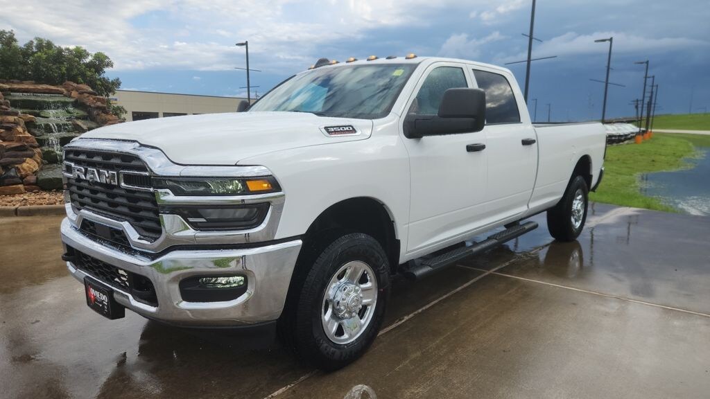 New 2026 Ram 3500 TRADESMAN CREW CAB 4X4 8' BOX Pickup
