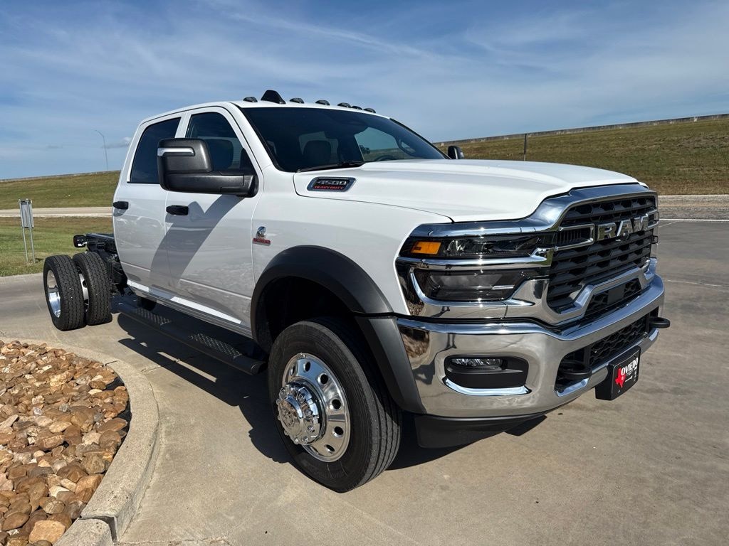 New 2026 Ram 4500 TRADESMAN CHASSIS CREW CAB 4X4 60' CA Pickup