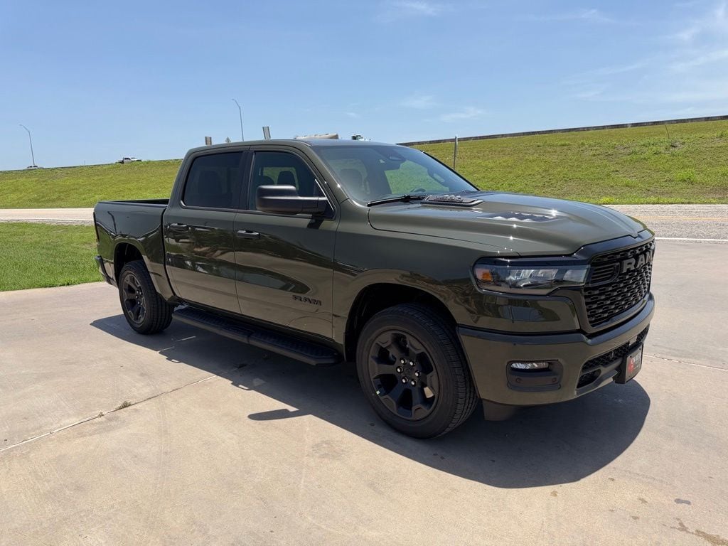 New 2026 Ram 1500 EXPRESS CREW CAB 4X4 5'7 BOX Pickup