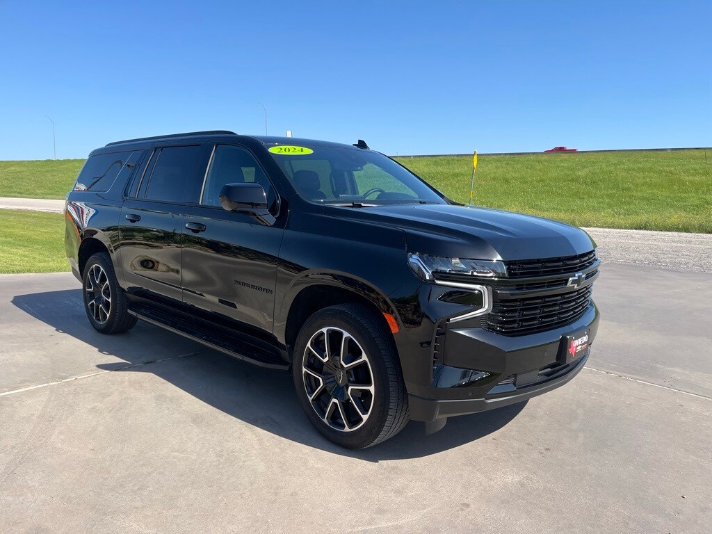 2024 Chevrolet Suburban RST photo 4
