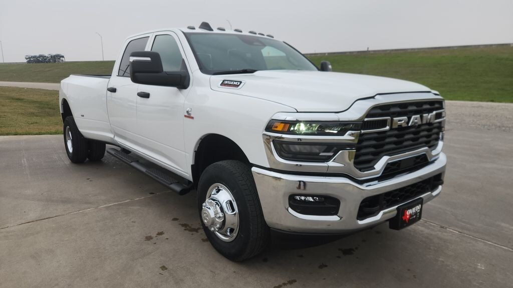 New 2026 Ram 3500 TRADESMAN CREW CAB 4X4 8' BOX Pickup
