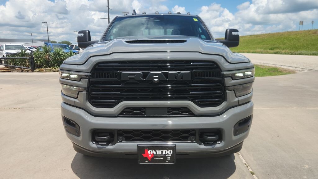 New 2026 Ram 3500 LARAMIE CREW CAB 4X4 8' BOX Pickup