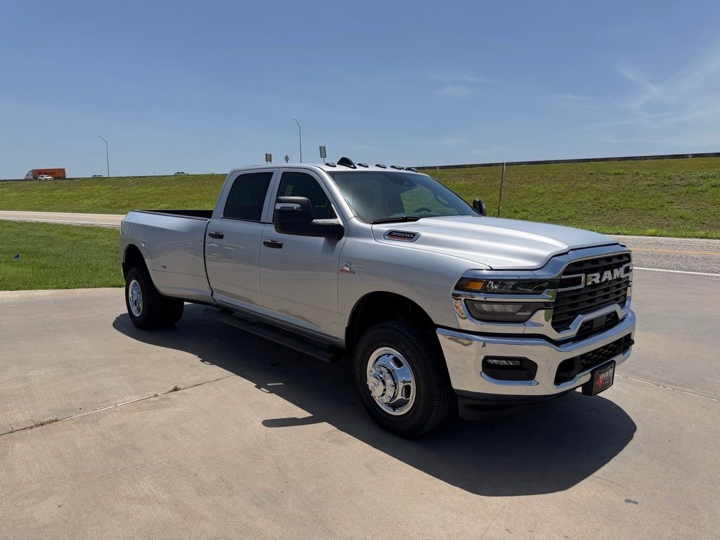 New 2026 Ram 3500 TRADESMAN CREW CAB 4X4 8' BOX Pickup