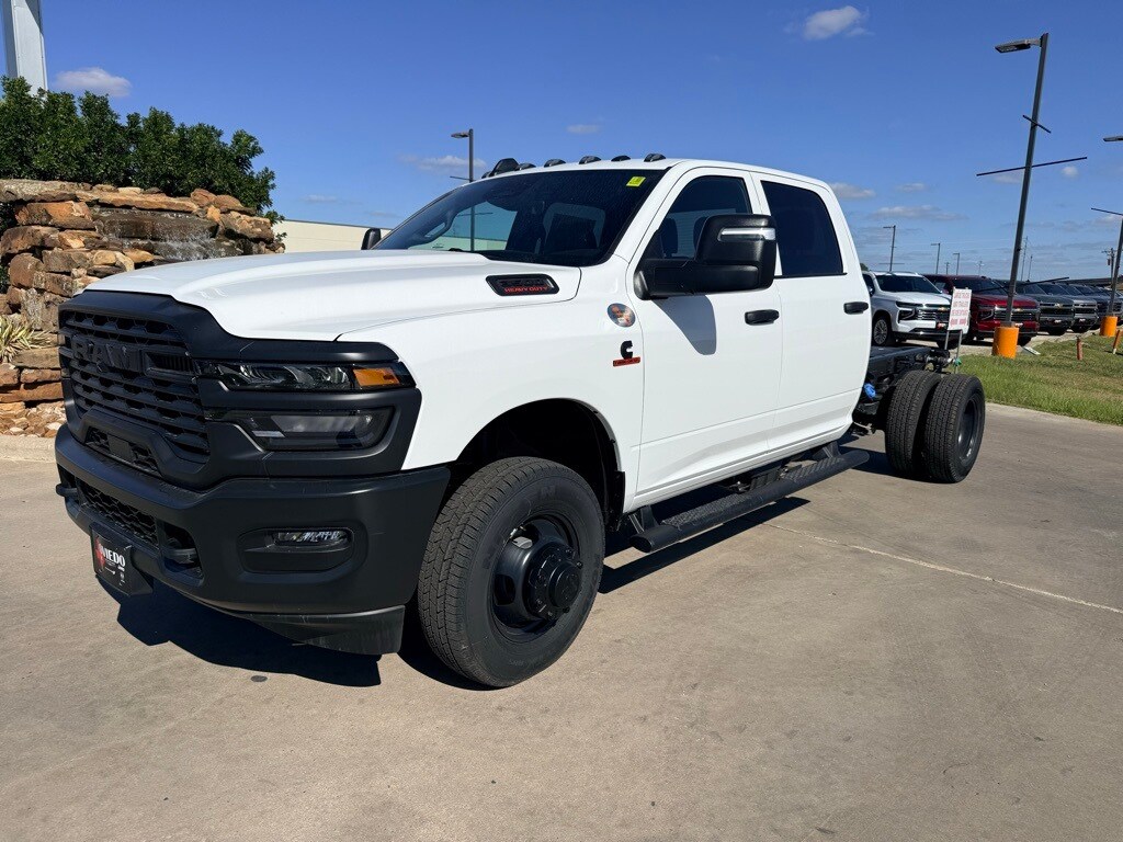 New 2026 Ram 3500 Chassis Cab 3500 TRADESMAN CREW CAB CHASSIS 4X4 60' CA Pickup
