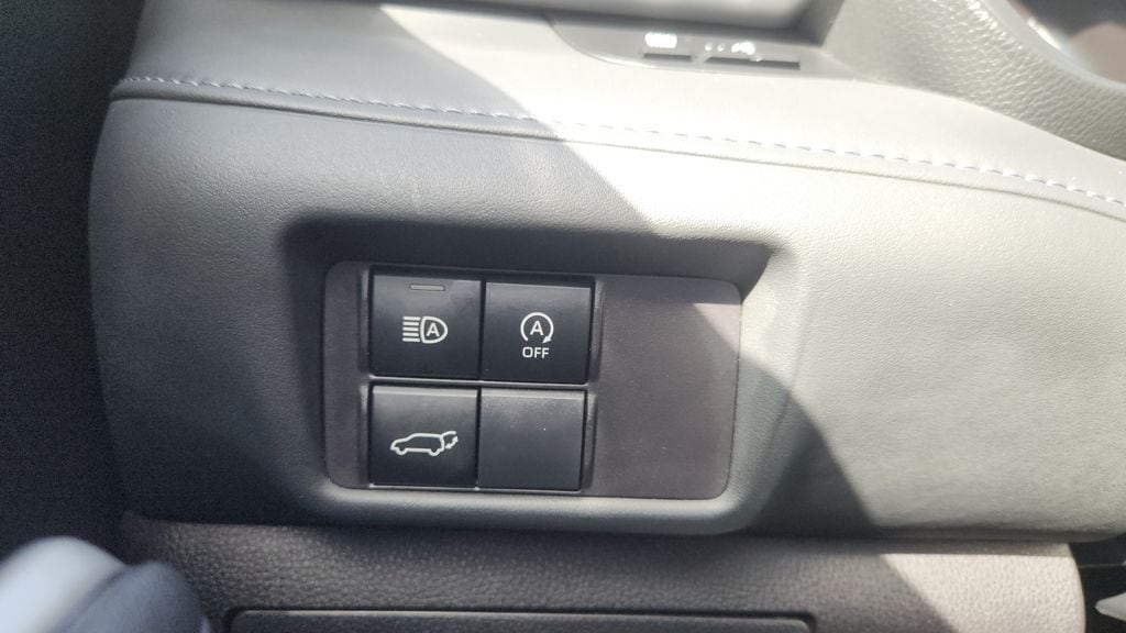 2023 Toyota Highlander LE - Photo 18