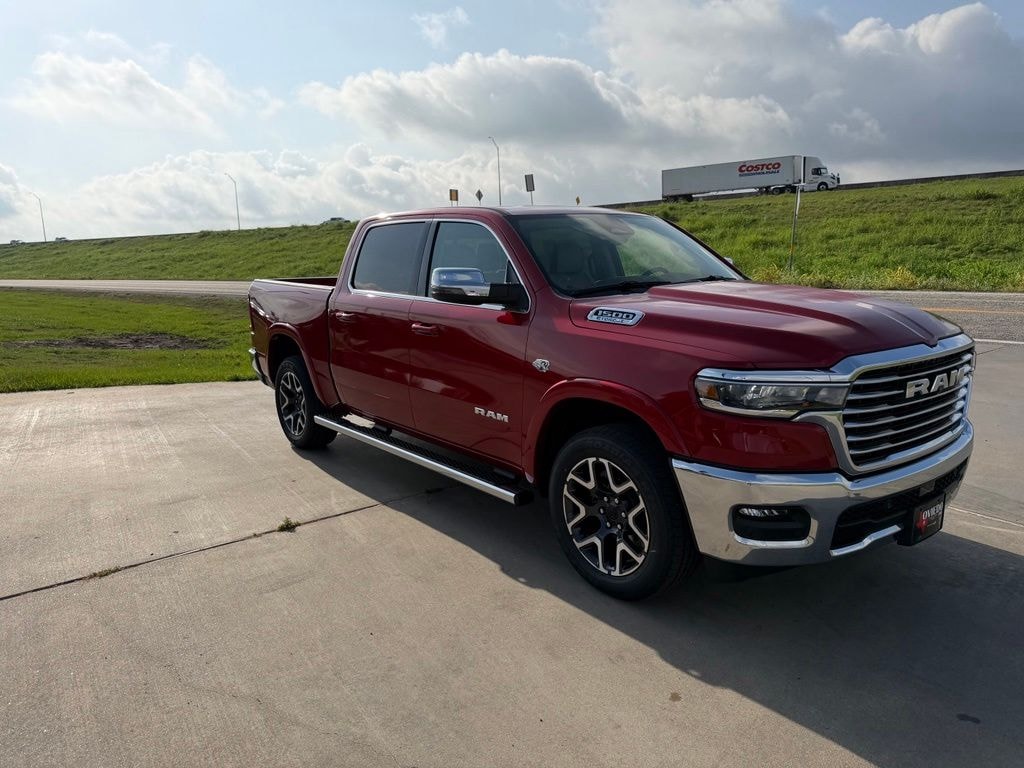 New 2026 Ram 1500 LARAMIE CREW CAB 4X4 5'7 BOX Pickup