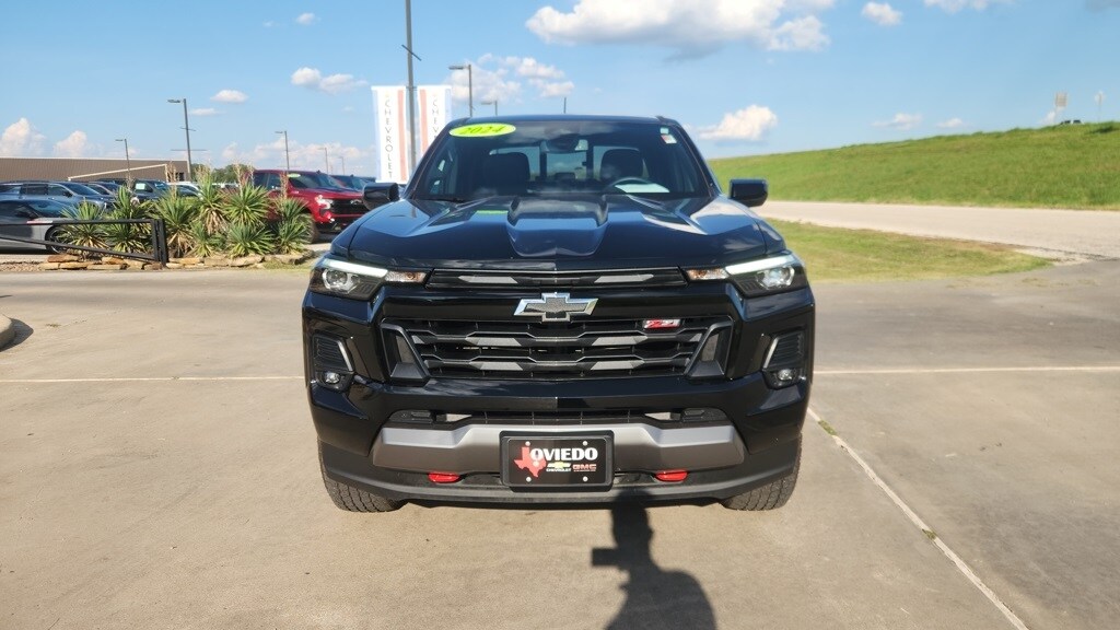 2024 Chevrolet Colorado Z71 photo 2