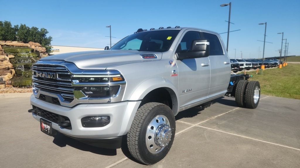 New 2026 Ram 4500 Chassis Cab BIG HORN CREW 4X4 60' CA Pickup