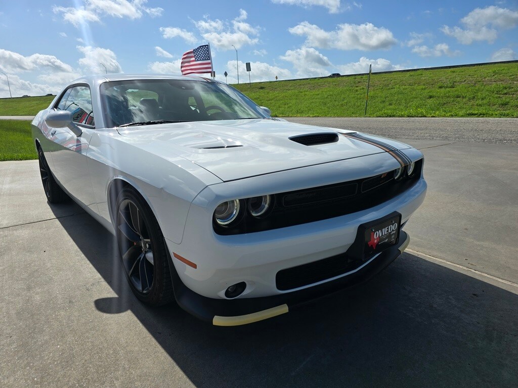 2023 Dodge Challenger GT photo 4