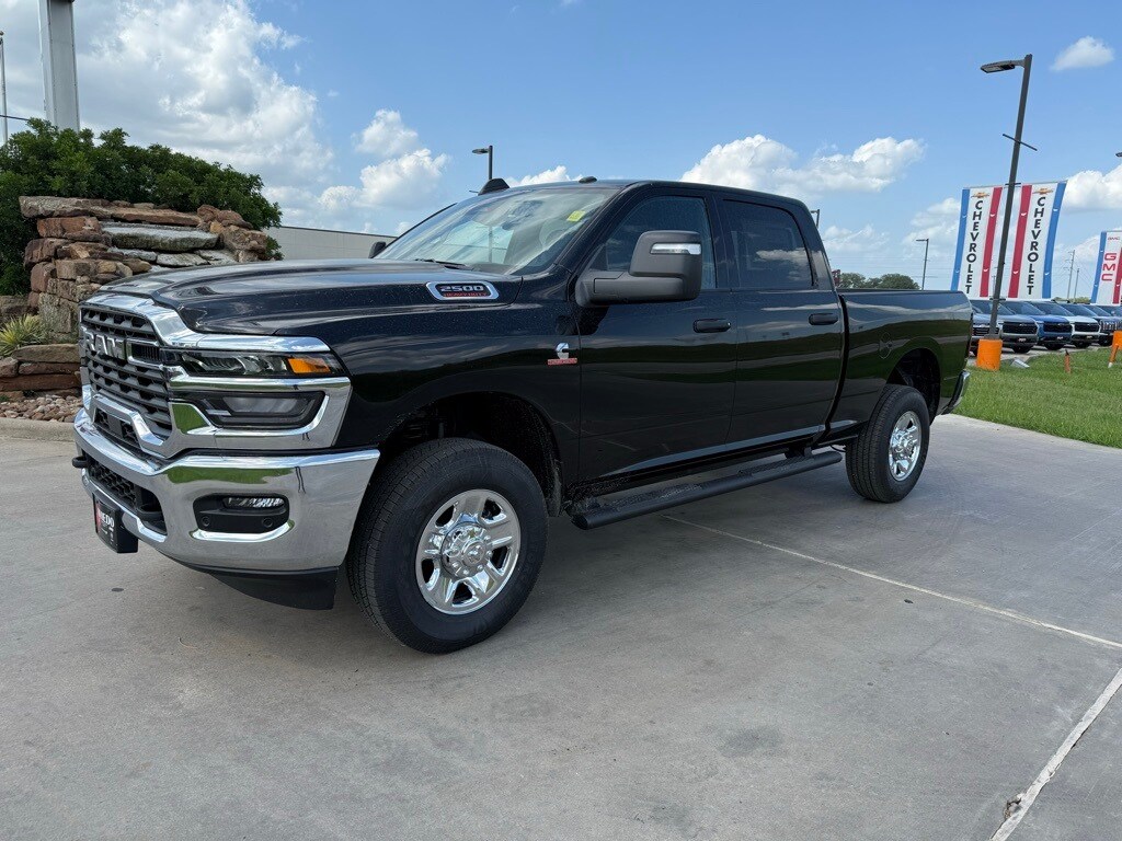 2025 Ram 2500 Tradesman photo 2