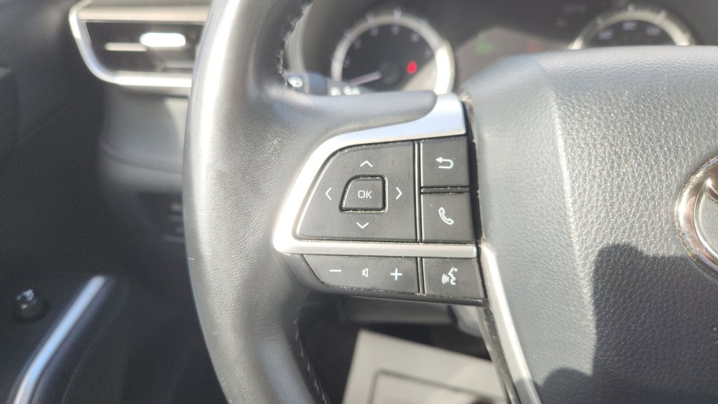 2023 Toyota Highlander LE - Photo 13