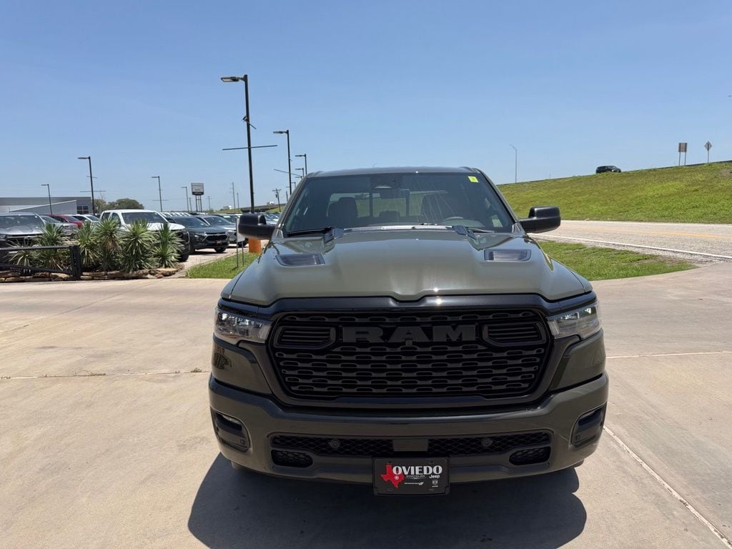 New 2026 Ram 1500 EXPRESS CREW CAB 4X4 5'7 BOX Pickup
