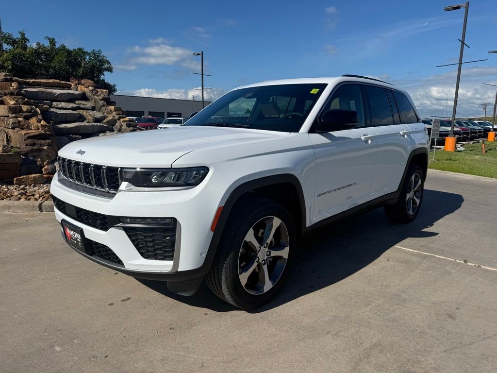 New 2026 Jeep Grand Cherokee LIMITED 4X2 Sport Utility