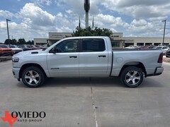 2026 Ram 1500 EXPRESS CREW CAB 4X2 5'7 BOX Pickup