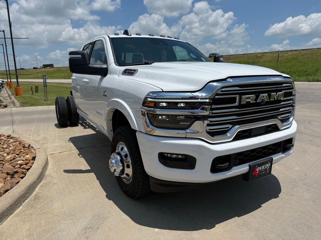 New 2026 Ram 3500 Chassis Cab BIG HORN CREW 4X4 60' CA Pickup