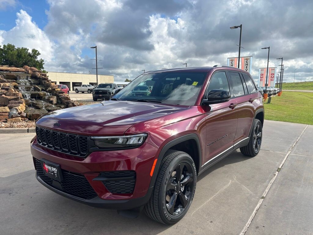 New 2025 Jeep Grand Cherokee ALTITUDE 4X2 Sport Utility