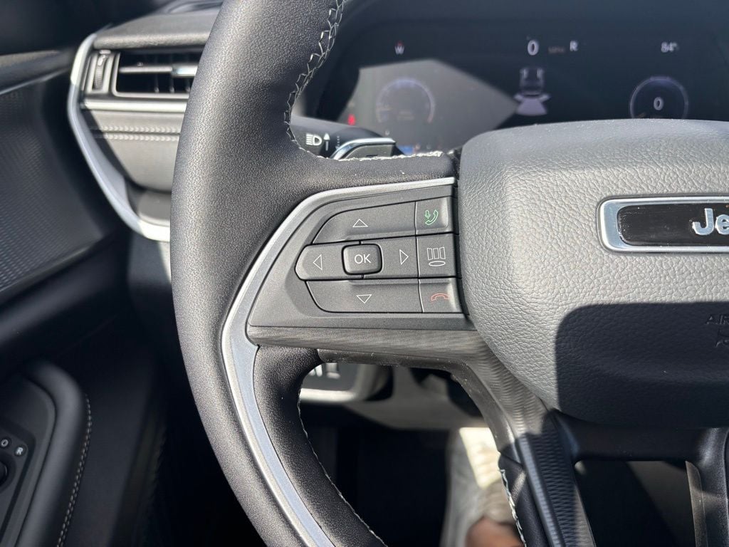 2025 Jeep Grand Cherokee Altitude - Photo 13