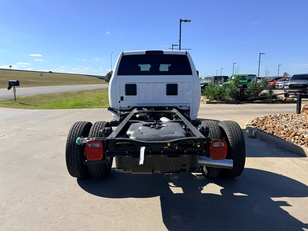 2026 RAM 3500 Chassis Tradesman - Photo 6