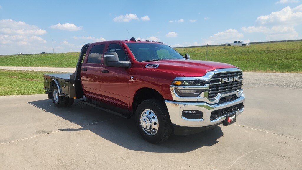 2026 Ram 3500 Tradesman photo 4
