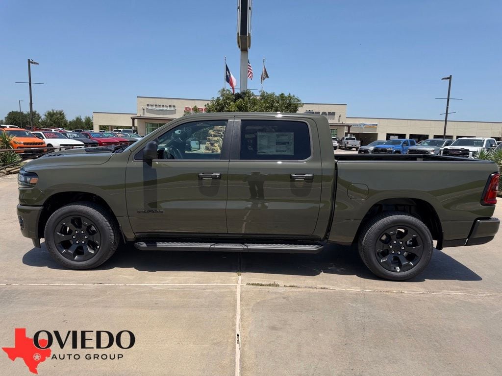New 2026 Ram 1500 EXPRESS CREW CAB 4X4 5'7 BOX Pickup