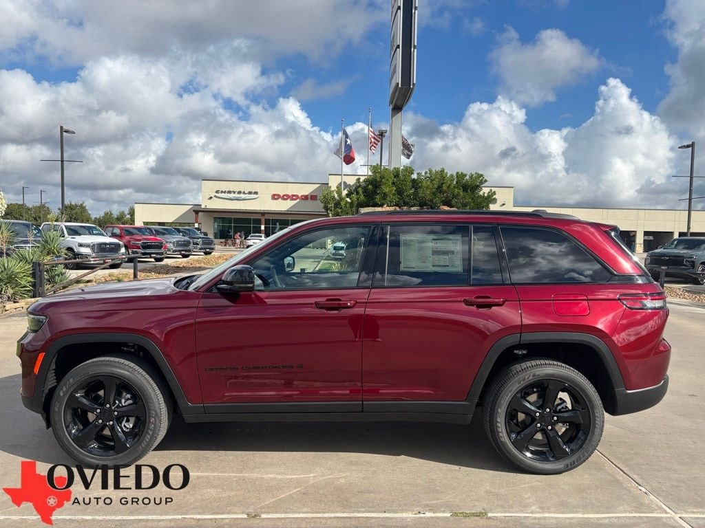 New 2025 Jeep Grand Cherokee ALTITUDE 4X2 Sport Utility