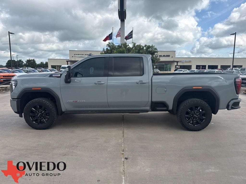 2024 GMC Sierra 4WD Crew Cab Standard Box AT4's photo