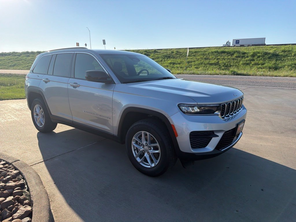 New 2026 Jeep Grand Cherokee LAREDO X 4X2 Sport Utility