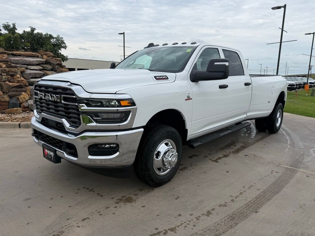 New 2026 Ram 3500 TRADESMAN CREW CAB 4X4 8' BOX Pickup