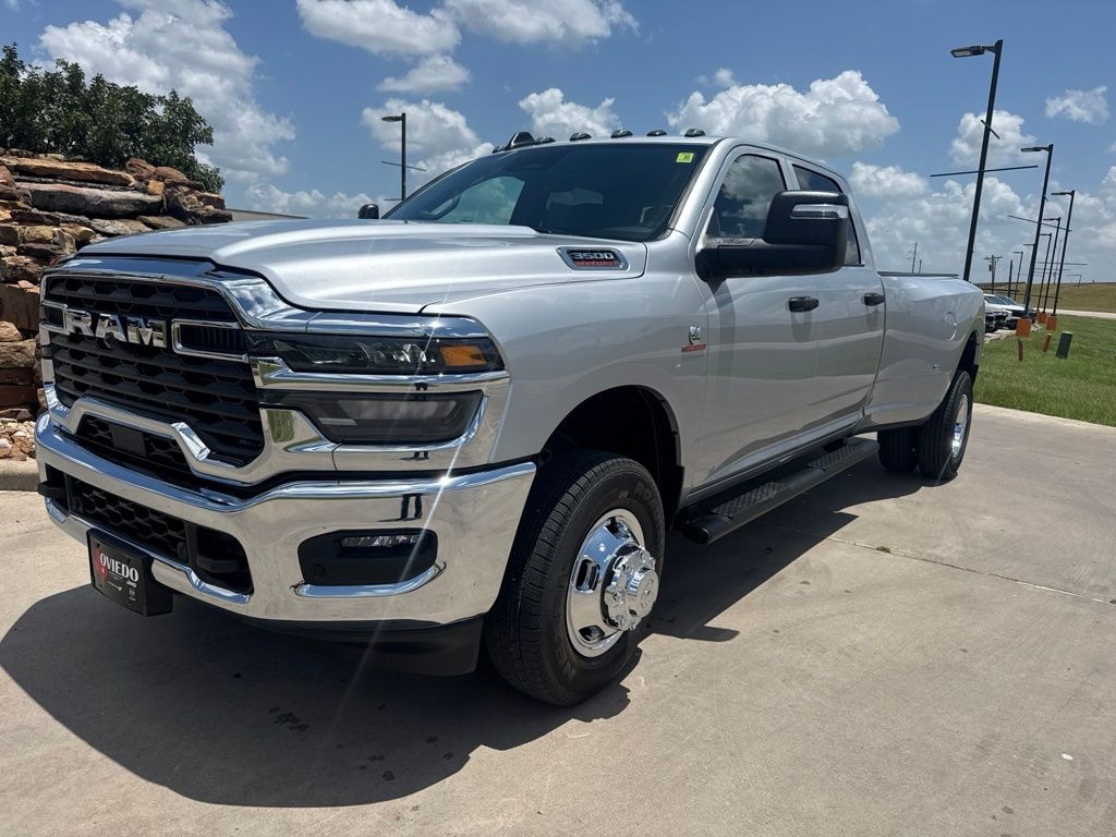 New 2026 Ram 3500 TRADESMAN CREW CAB 4X4 8' BOX Pickup
