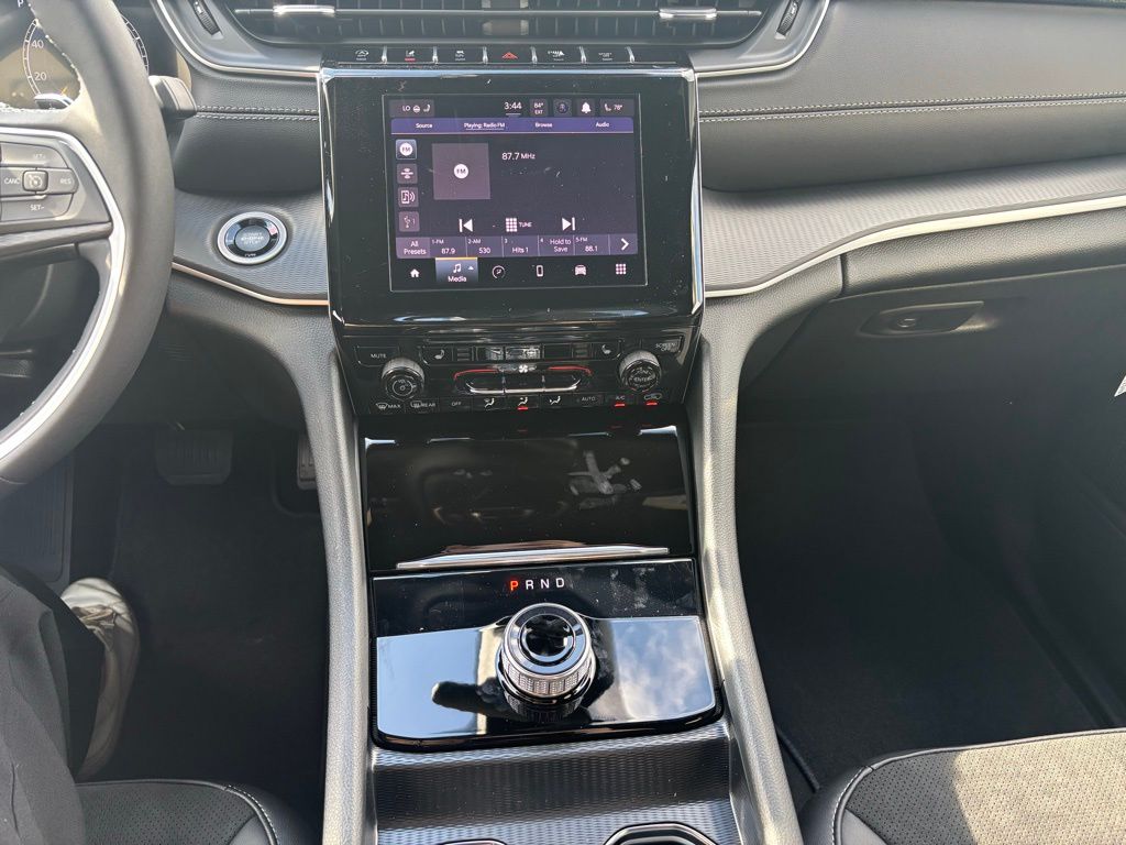 2025 Jeep Grand Cherokee Altitude - Photo 14