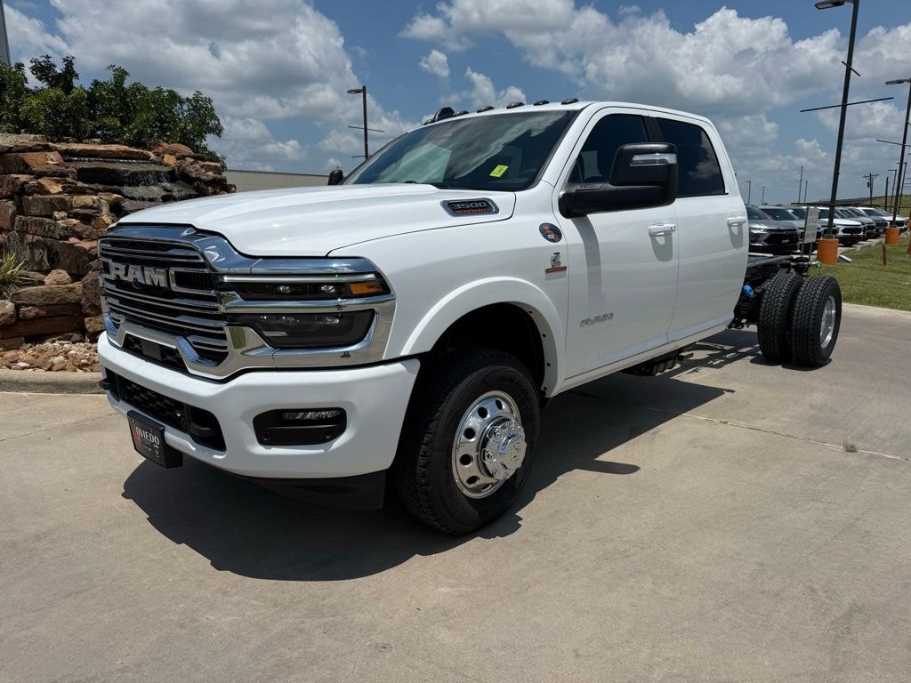 New 2026 Ram 3500 Chassis Cab BIG HORN CREW 4X4 60' CA Pickup