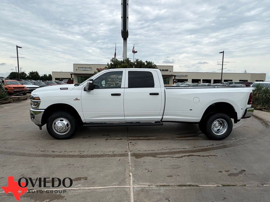New 2026 Ram 3500 TRADESMAN CREW CAB 4X4 8' BOX Pickup