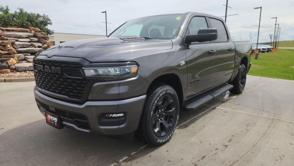 New 2026 Ram 1500 EXPRESS CREW CAB 4X4 5'7 BOX Pickup