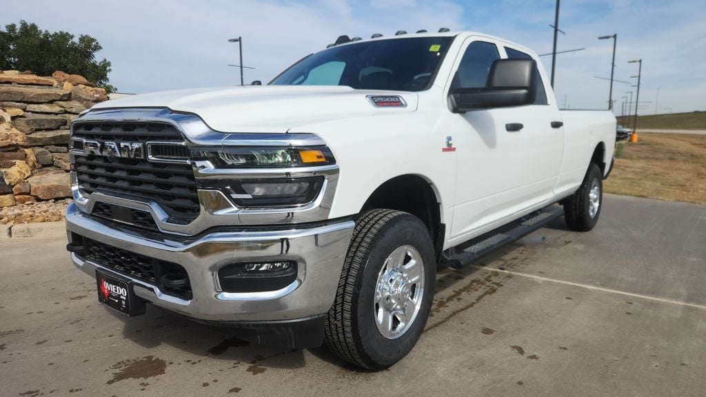 New 2026 Ram 2500 TRADESMAN CREW CAB 4X4 8' BOX Pickup