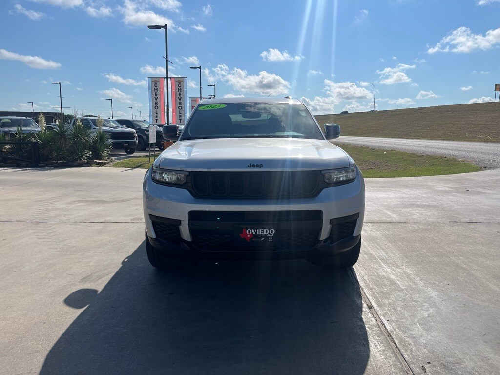 2023 Jeep Grand Cherokee Altitude photo 3