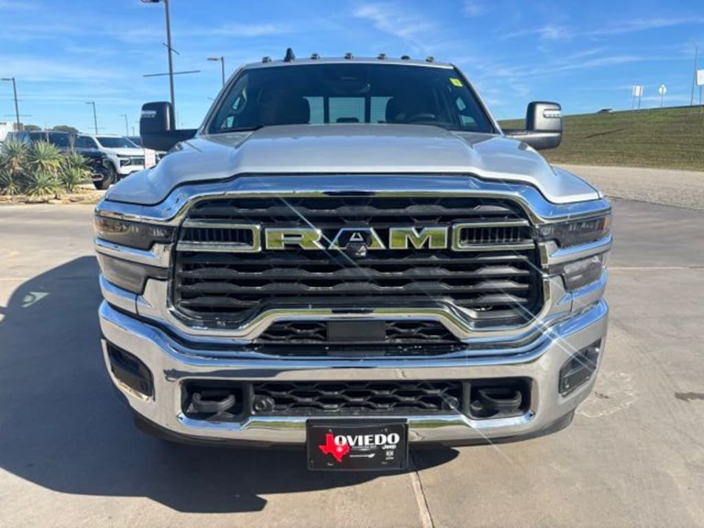 New 2026 Ram 2500 TRADESMAN CREW CAB 4X4 6'4 BOX Pickup