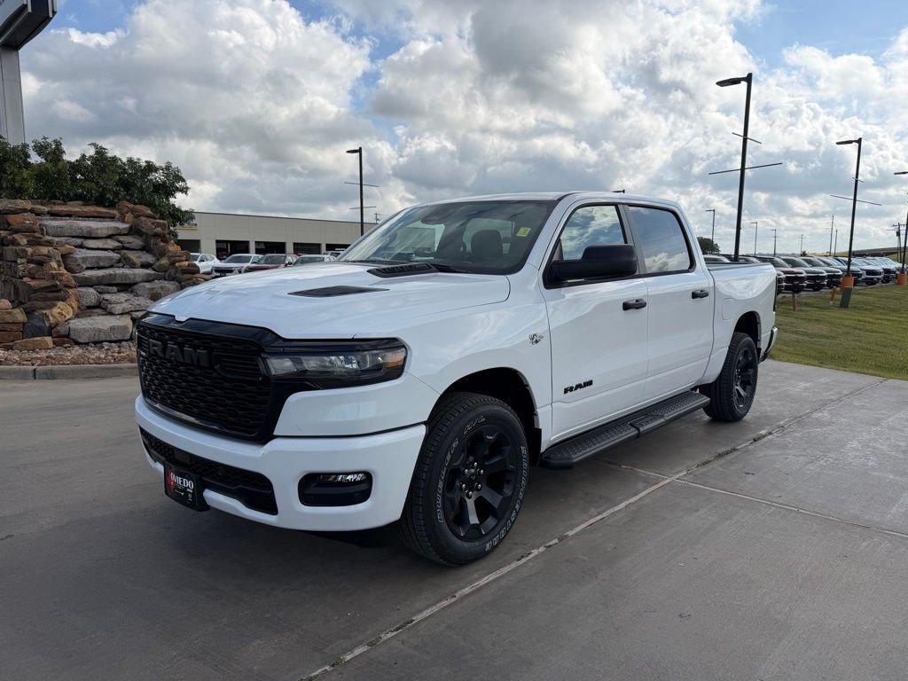 New 2026 Ram 1500 EXPRESS CREW CAB 4X4 5'7 BOX Pickup