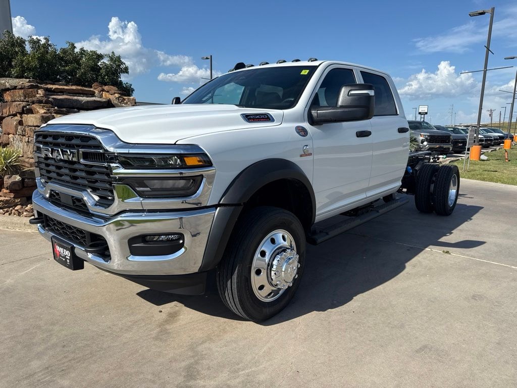 New 2026 Ram 4500 TRADESMAN CHASSIS CREW CAB 4X4 60' CA Pickup