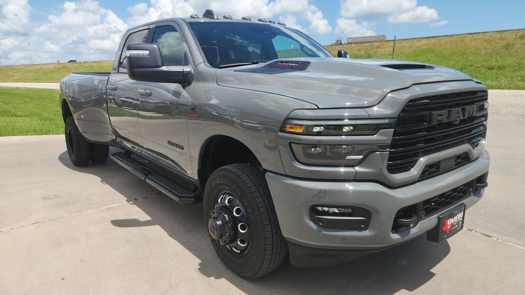 New 2026 Ram 3500 LARAMIE CREW CAB 4X4 8' BOX Pickup